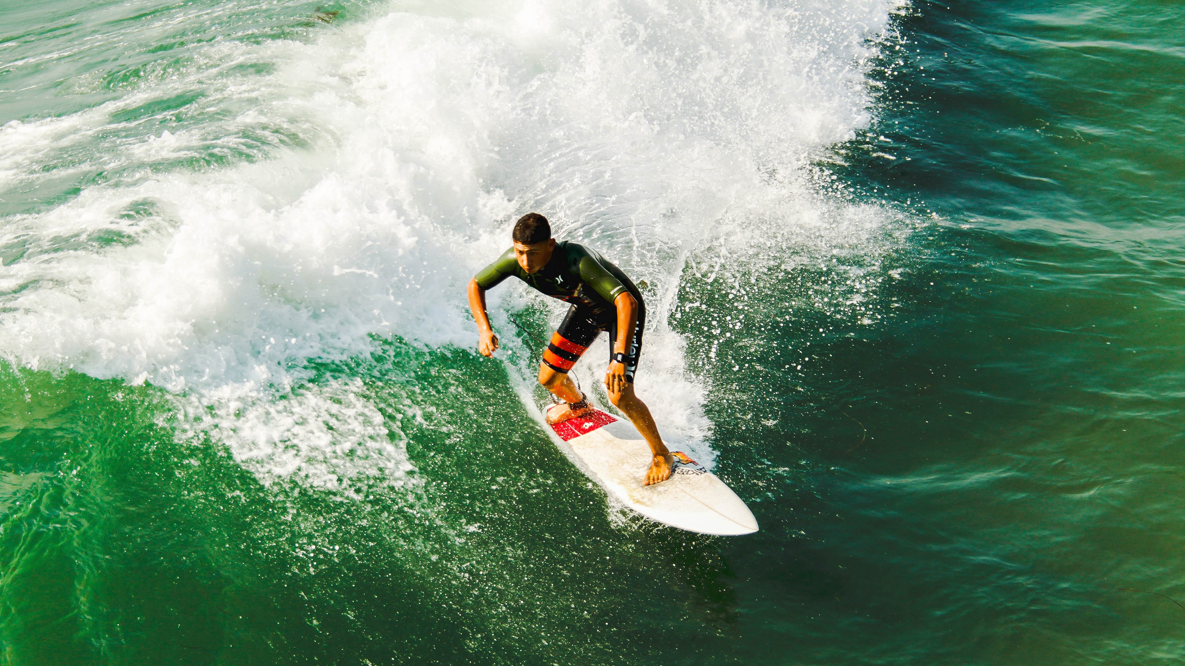 “腰旗橄榄球：东部新区赛场带来全新观赛体验”